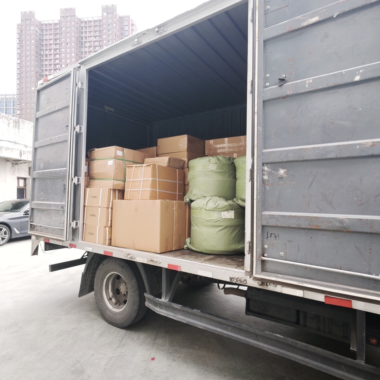 Distribučné boxy z nehrdzavejúcej ocele Ouyue Electric boli dodané vo veľkom do Izraela: z továrne do prístavu Ningbo, čo poskytuje silnú podporu pre zahraničné projekty nabíjacích hromad.